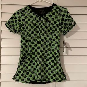 Green and Black Polkadot Cherokee Infinity Scrub Top XXS NWT